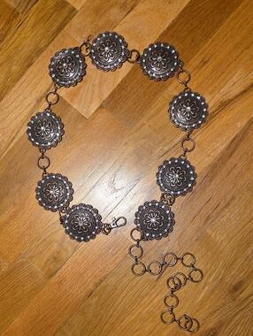 Vintage-Inspired Floral Medallion Metal Belt With Rhinestones - Brown/Gold O/S